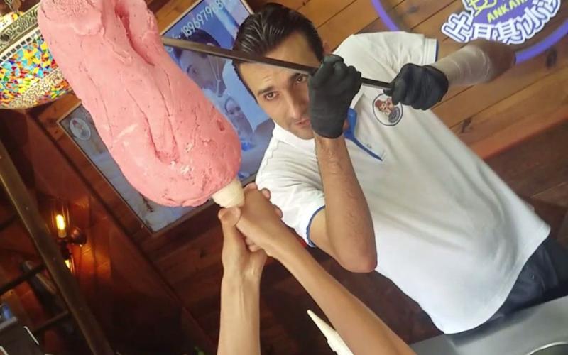 土耳其冰淇淋老板遇到高手