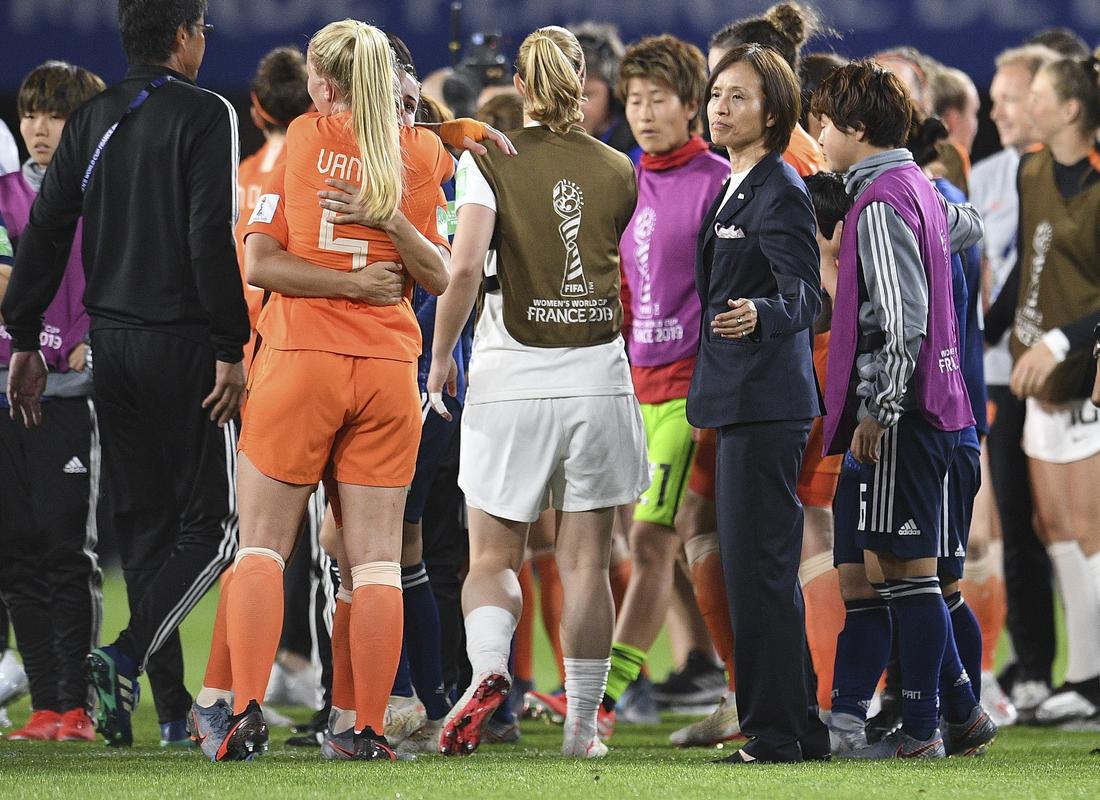 日本vs荷兰团队配合