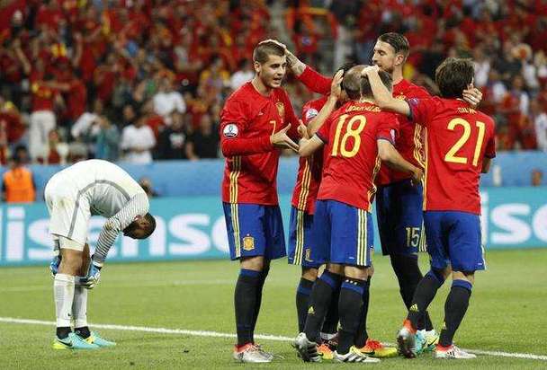 西班牙vs葡萄牙2018直播回放全场
