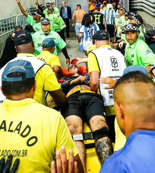 巴西阿根廷球迷冲突的相关图片